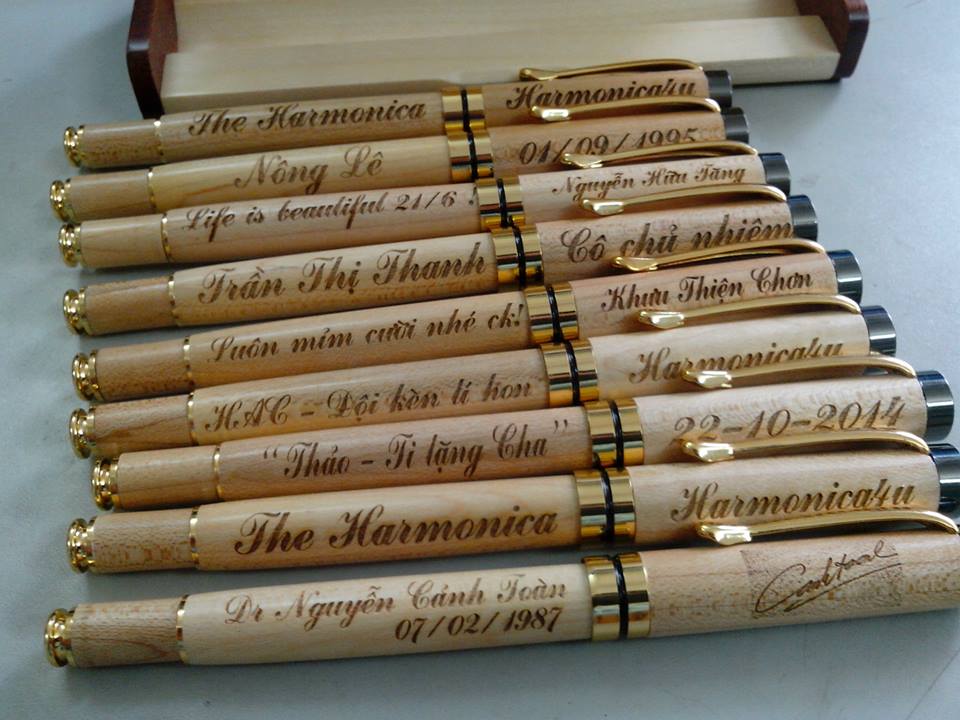 Viết gỗ khắc laser độc đáo