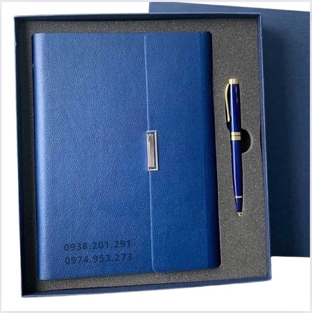 Kích thước sổ tay so với cơ thể người Kích thước sổ tay so với cơ thể người