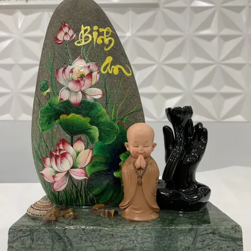 Cụm Sen Chú Tiểu Tháp Trầm