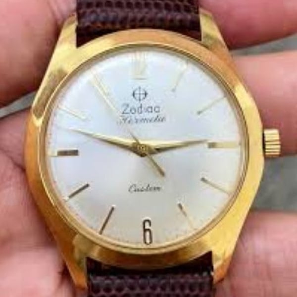 Thay Kính Đồng Hồ ZODIAC Uy Tín TPHCM - Lấy Liền Giá Tốt