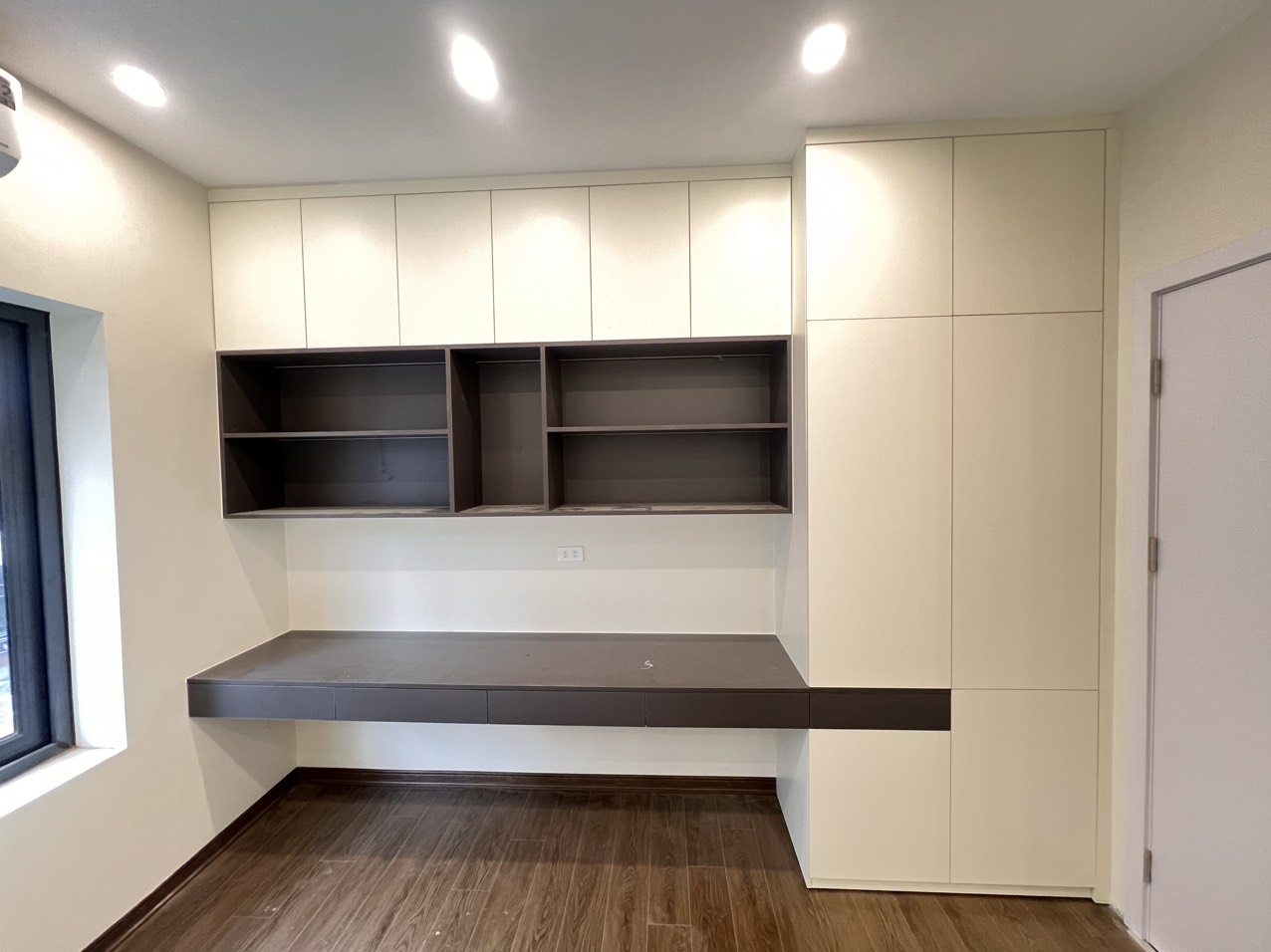 ke-sach-ban-lam-viec