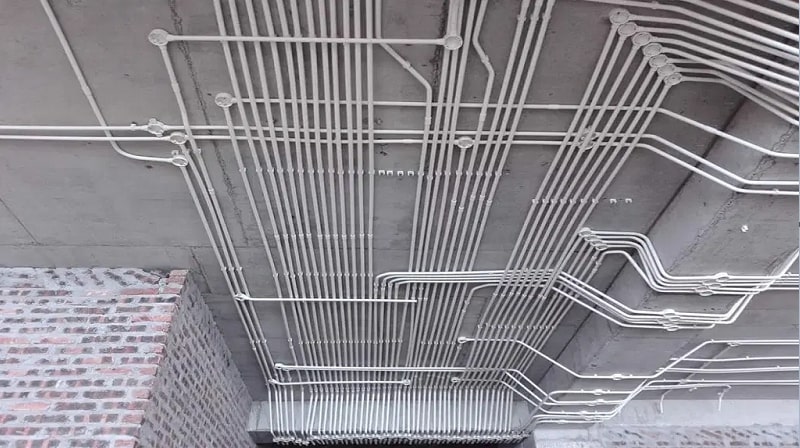 Lắp đặt hệ thống điện âm tường giúp dây điện không bị lộ ra ngoài, tránh nguy hiểm Lắp đặt hệ thống điện âm tường giúp dây điện không bị lộ ra ngoài, tránh nguy hiểm