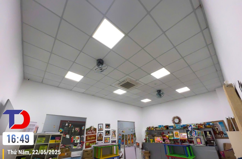 Tâm Đức Tech lắp đặt đèn LED Panel P08 600x600/50W Rạng Đông tại trường học