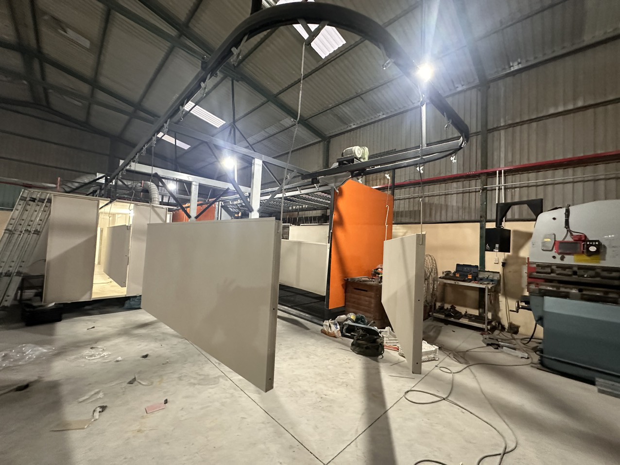 Giá thành dây chuyền sơn tĩnh điện