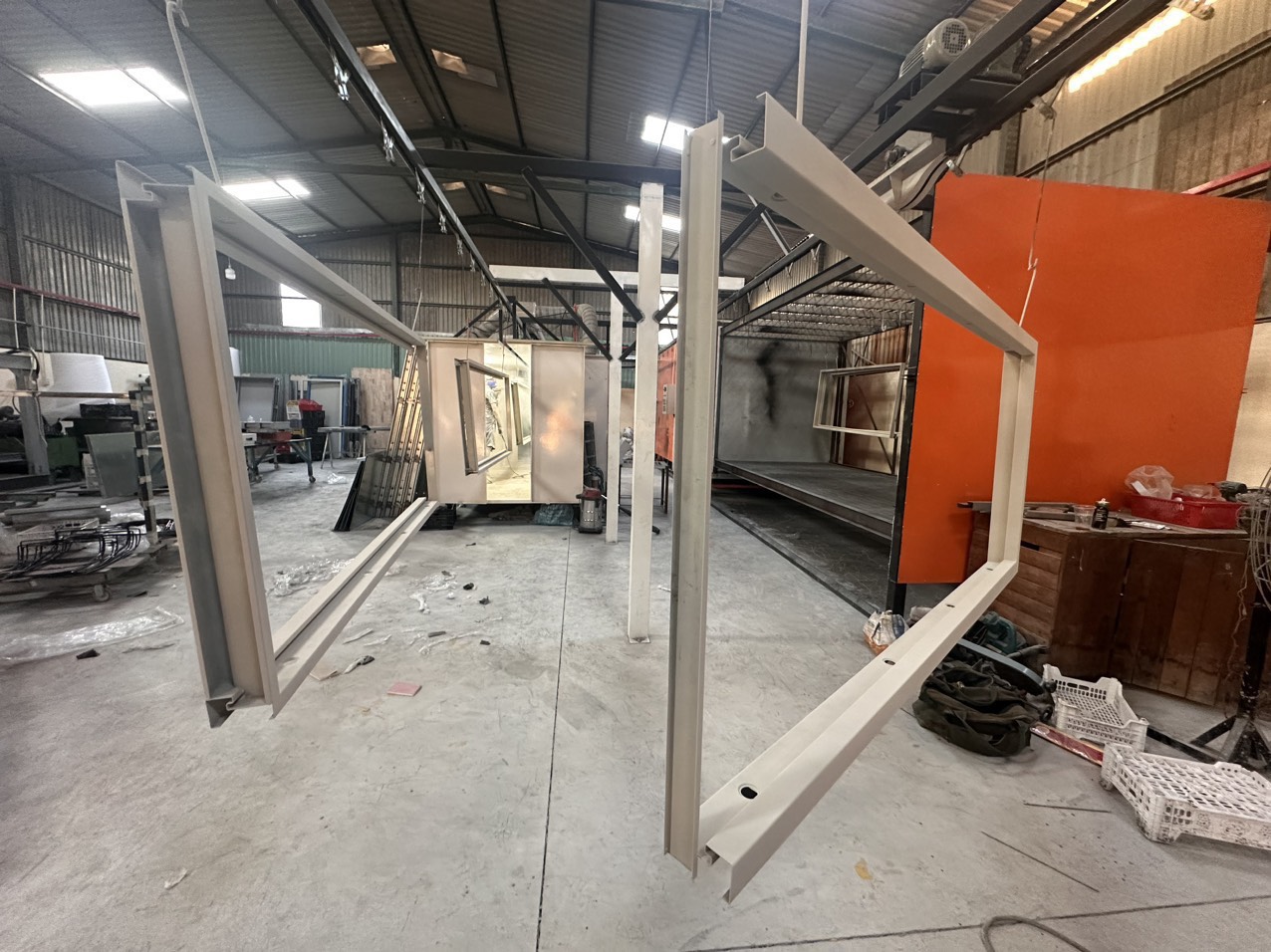 Hệ thống sơn tĩnh điện bán tự động