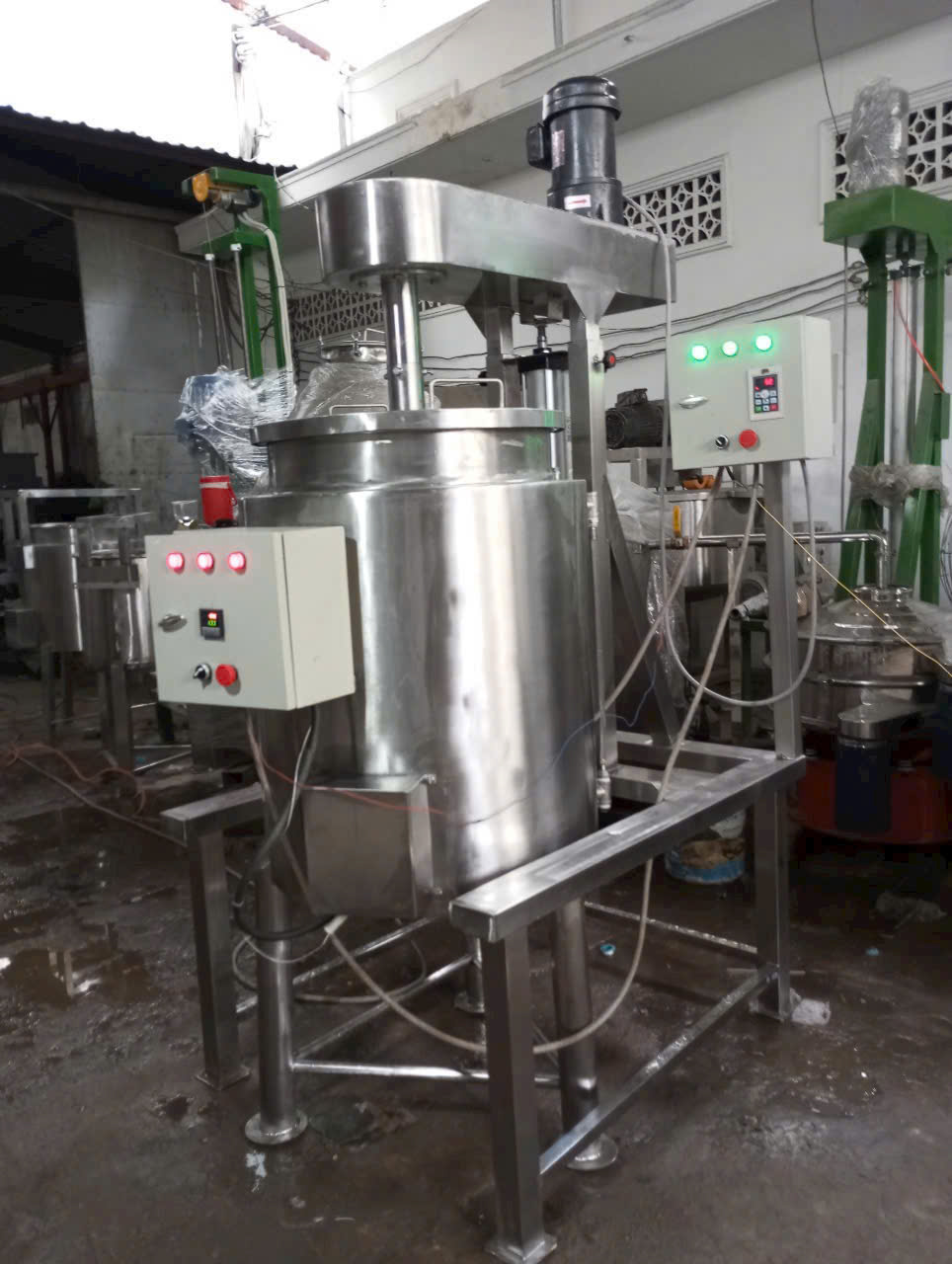 máy khuấy mỹ phẩm