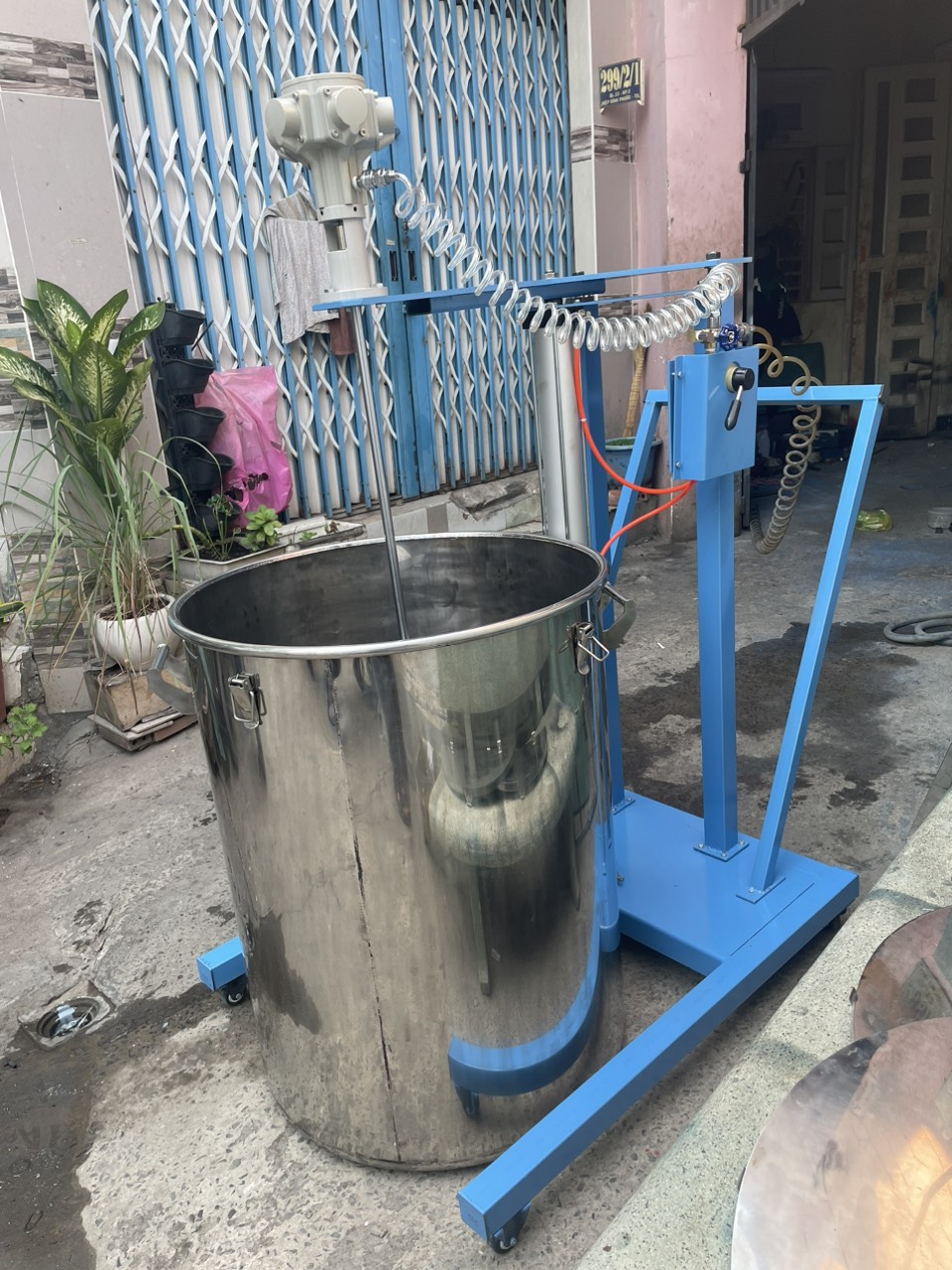 Máy Khuấy Sơn Nâng Hạ Thùng 200L