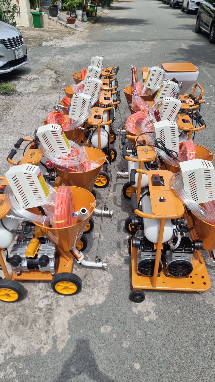 Máy phun sơn chống thấm