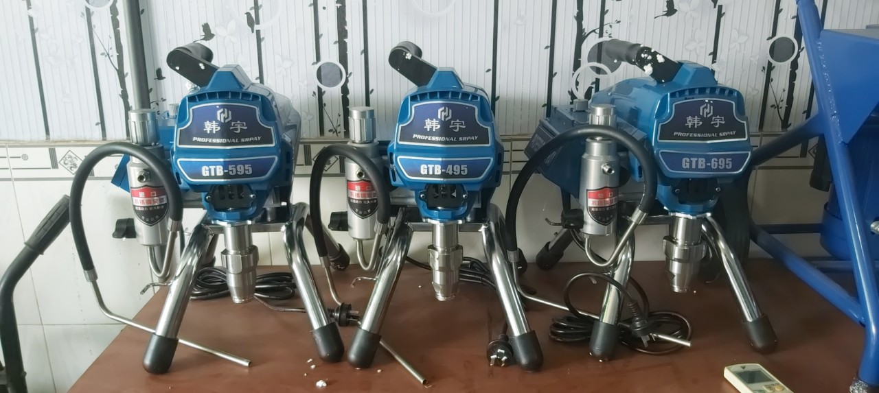 Máy phun sơn nền nhà xưởng