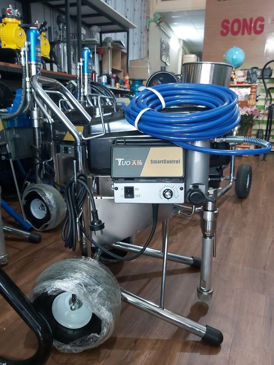 Máy phun sơn nền nhà xưởng