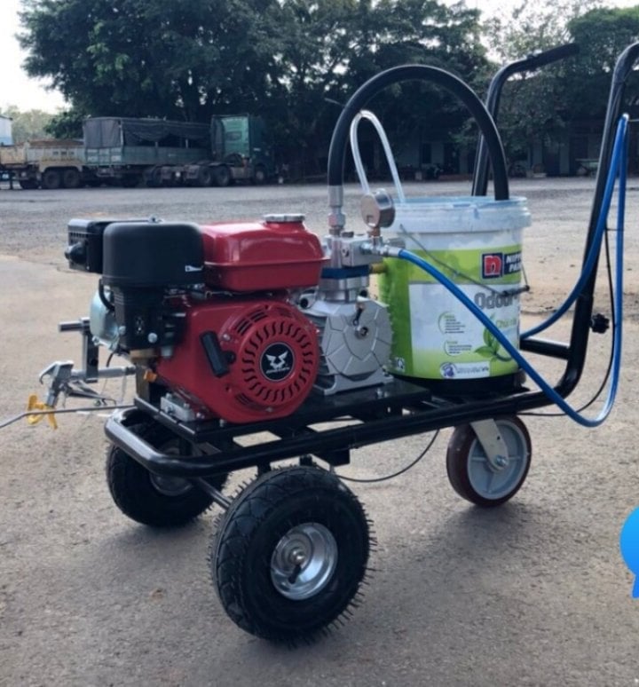 Máy phun sơn vạch kẻ đường