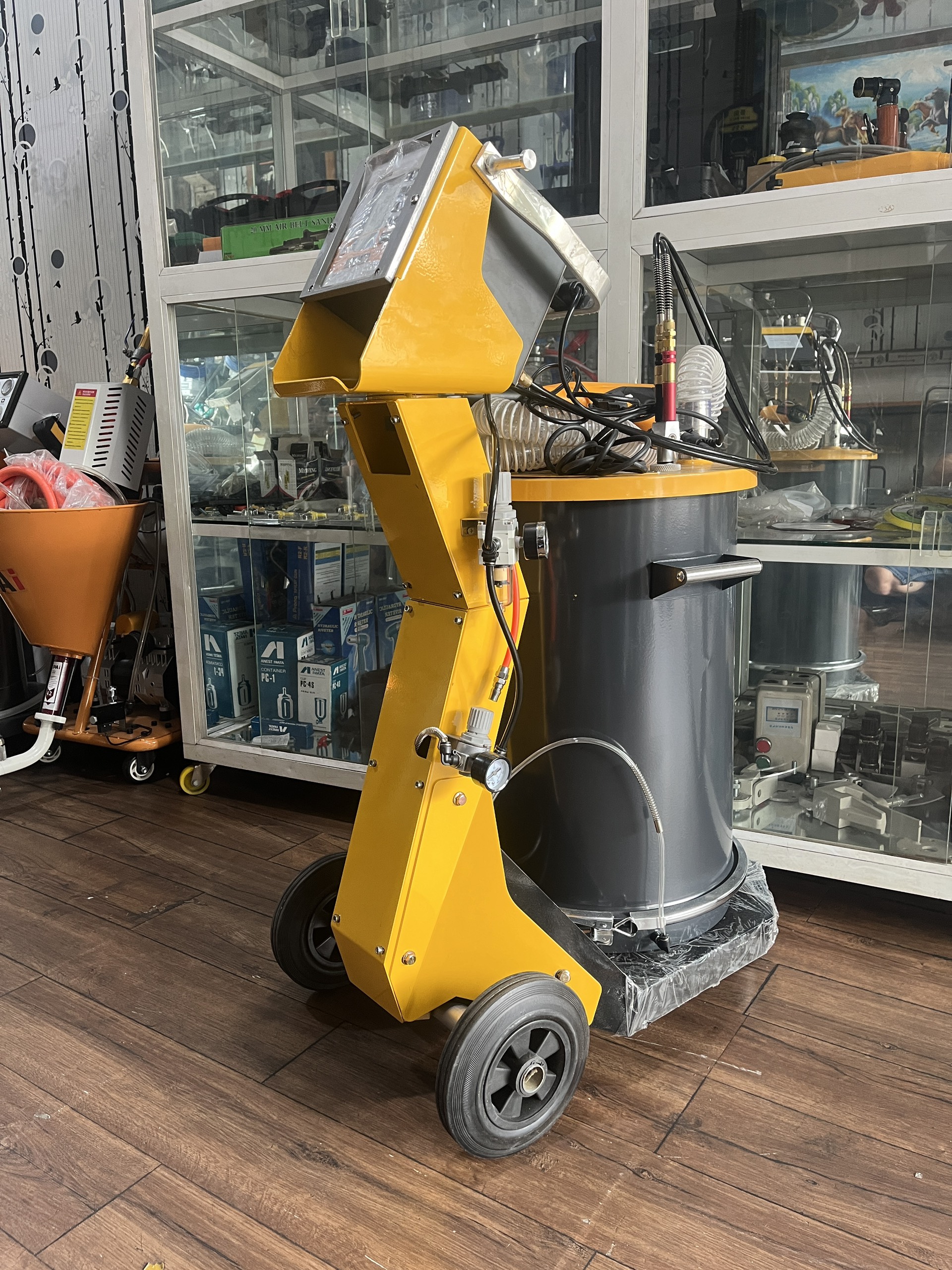 Súng phun sơn tĩnh điện gema