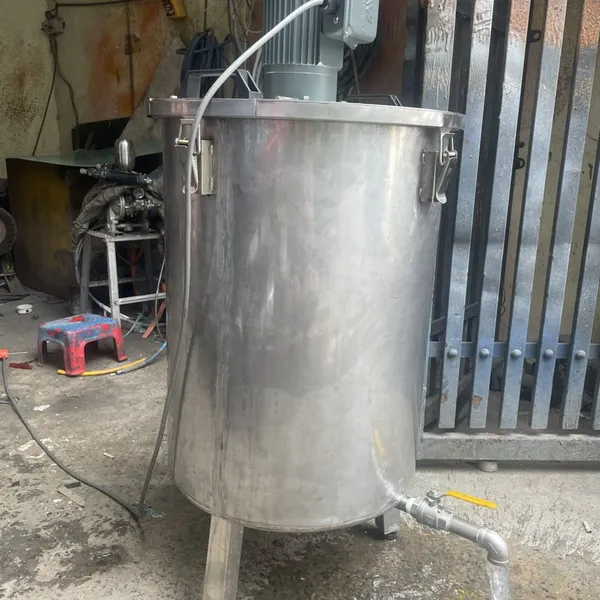 Máy khuấy trộn hóa chất