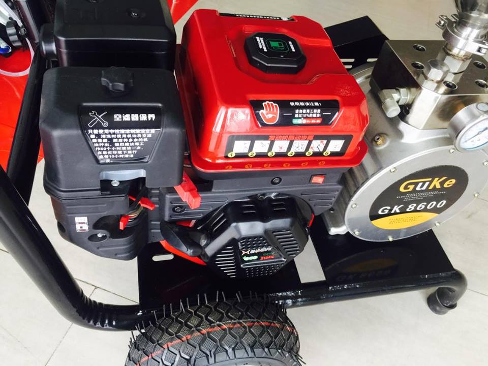 Máy Phun Bột Trét Tường Động Cơ Xăng GK-8600 002