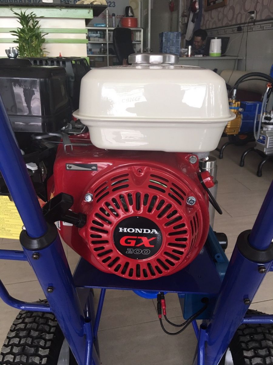 máy phun bột trét kt-8600 động cơ xăng honda gồm các bộ phận cấu thành hoàn hảo