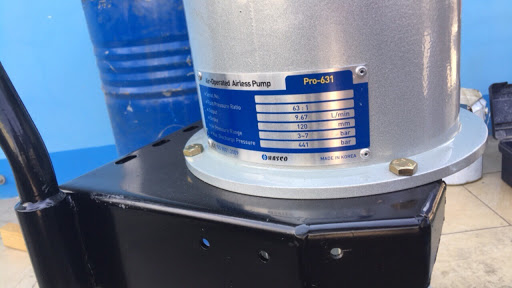 Máy phun sơn dầu Epoxy 63.1 hoạt động bằng khí nén