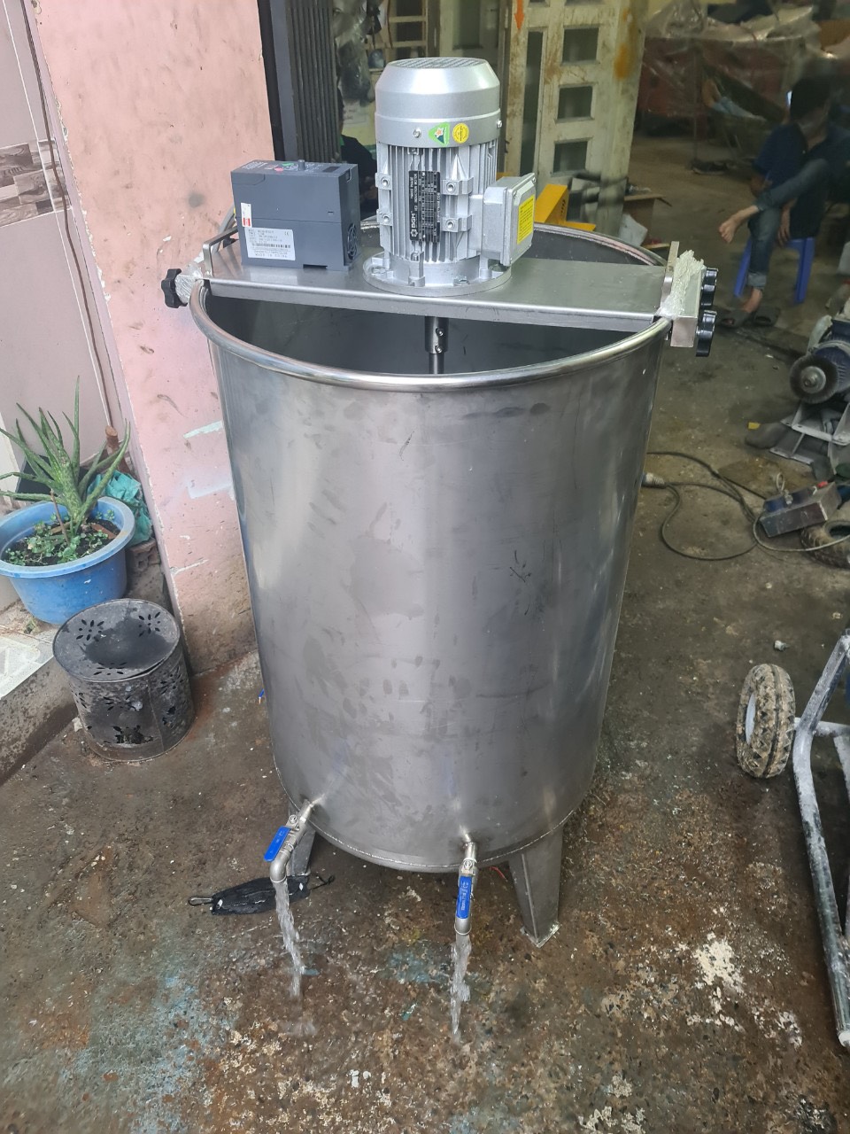 hình ảnh Máy Khuấy Hóa Chất bồn 200 Lít