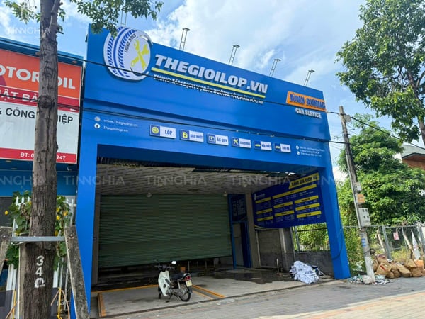 Thi Công Bảng Hiệu Alu Mặt Dựng Cho Nhà Xưởng Và Văn Phòng