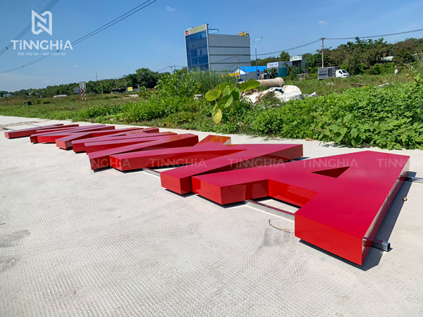 Gia công chữ nổi inox sơn màu theo yêu cầu