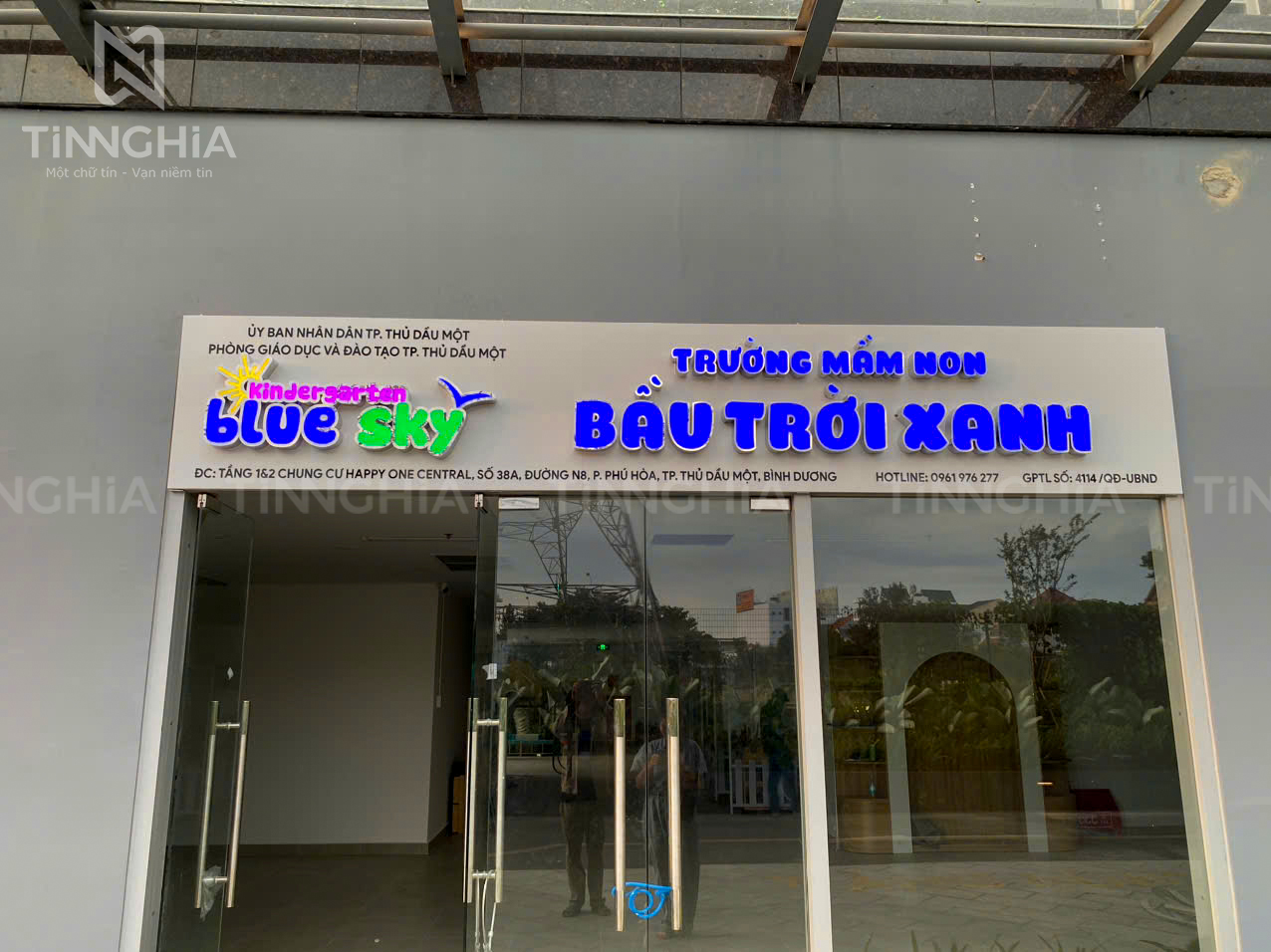 BIỂN HIỆU ALU CHỮ MICA TÂN UYÊN