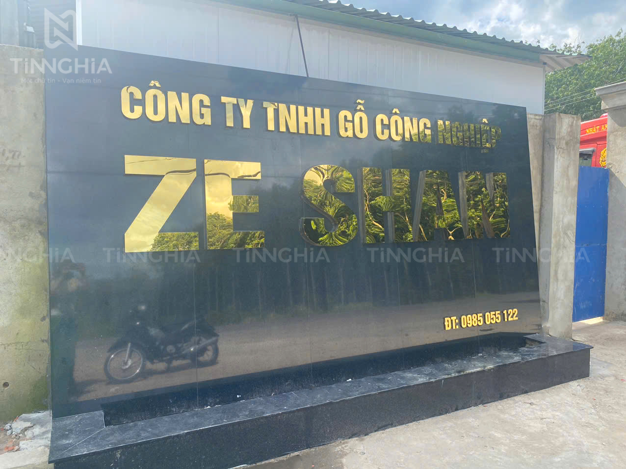 Thi công bảng hiệu chữ nổi inox vàng cho công ty ZE SHAN
