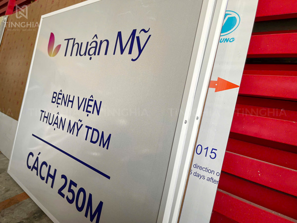 BẢNG HIỆU TÔN BẾN CÁT