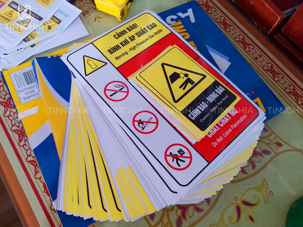 Cách Chọn Màu Sắc Cho Biển Báo Hiệu Quả