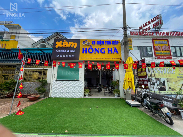 Biển quảng cáo bằng alu chữ nổi mica đèn LED đẹp giá rẻ