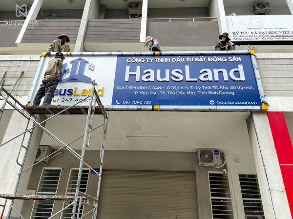 Thi công biển hiệu bất động sản alu cho công ty HausLand Bình Dương