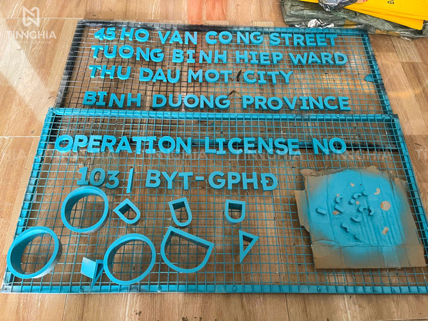 Dùng chữ nổi inox chất lượng làm biển quảng cáo