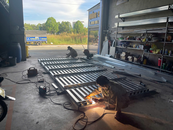 Đặt thi công biển hiệu khung sắt chữ nổi Bình Dương - Quảng cáo Tín Nghĩa