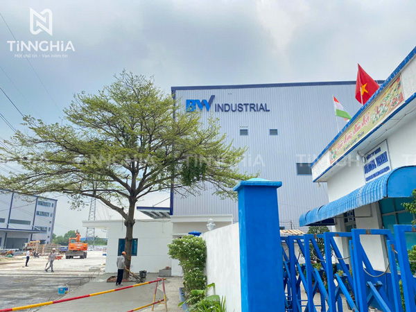 Thi Công Biển Chữ Nổi Trên Cao Ở Bình Dương