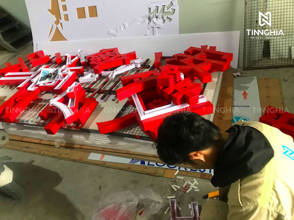 LÀM BẢNG HIỆU QUẢNG CÁO TÂN UYÊN