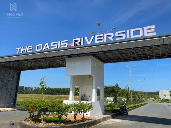 Cổng chào gắn chữ nổi khung inox mica LED sáng mặt đẹp thu hút