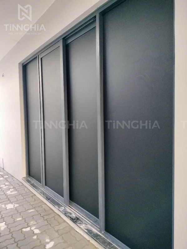 DÁN DECAL CỬA KÍNH TÂN UYÊN