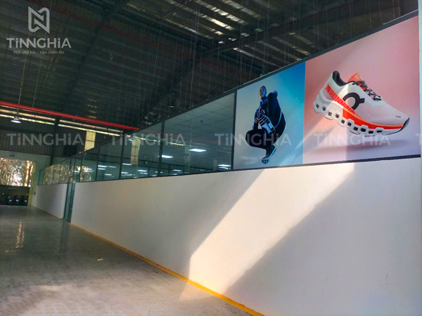 DÁN DECAL KÍNH THỦ DẦU MỘT