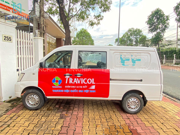 DÁN DECAL Ô TÔ DĨ AN