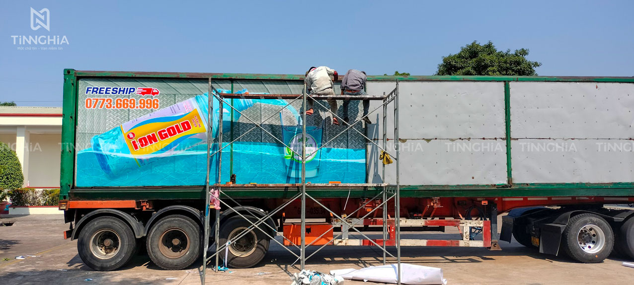 Dịch vụ dán decal xe tải, xe container ở Bình Dương