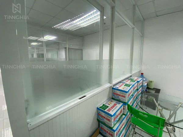 DÁN DECAL KÍNH THỦ DẦU MỘT