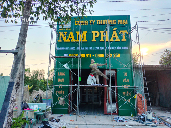 LÀM BIỂN HIỆU MICA TÂN UYÊN