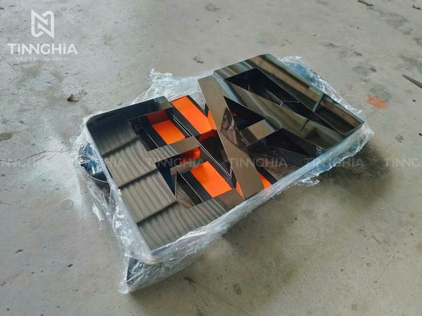 Chữ inox giá rẻ Tân Uyên