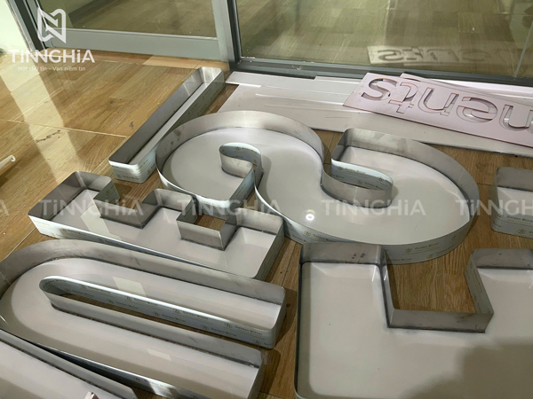 LÀM BẢNG HIỆU THỦ DẦU MỘT