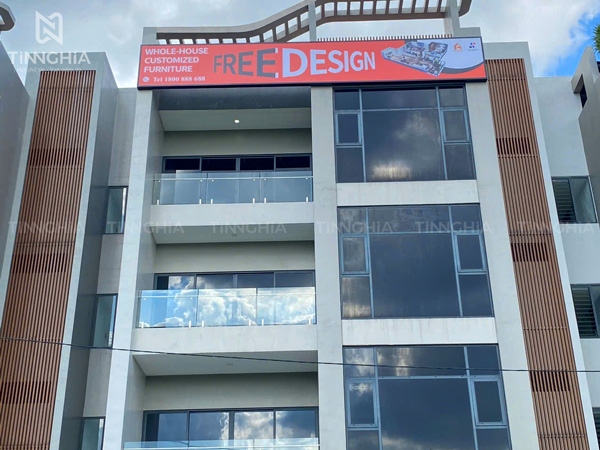 Thi công biển hộp đèn căng bạt hiflex cho công ty