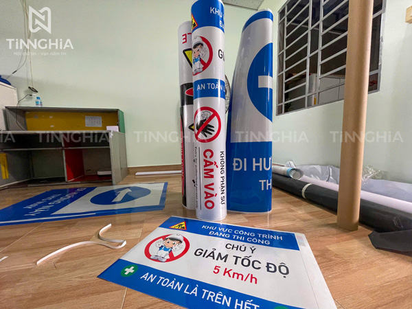 LÀM BIỂN BÁO THI CÔNG TÂN UYÊN