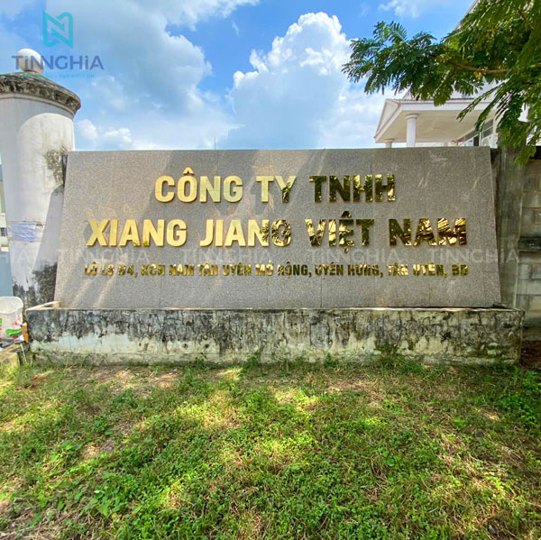 Làm bảng hiệu chữ nổi inox vàng công ty ở Tân Uyên