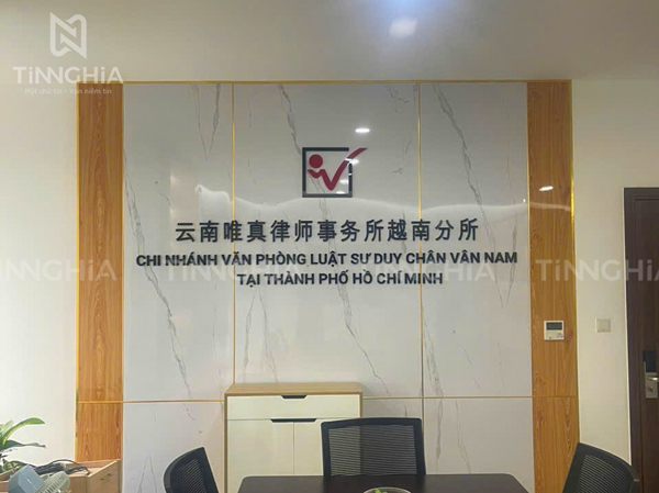 làm biển hiệu mica bến cát