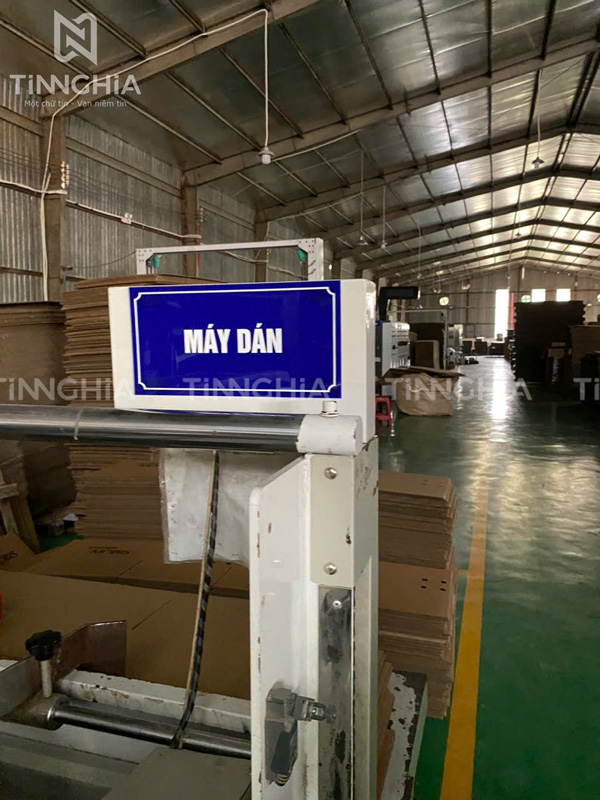 LÀM BIỂN HIỆU MICA TÂN UYÊN