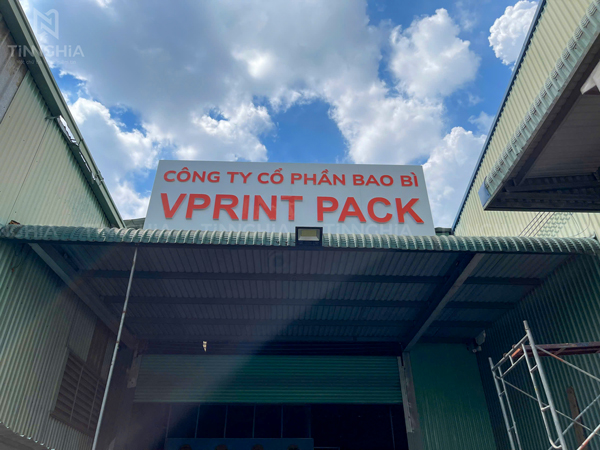 Làm biển hiệu quảng cáo Thuận An cho công ty bao bì VPRINT PACK