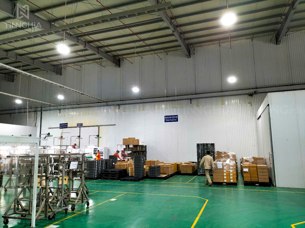 LÀM BIỂN MICA CHỈ DẪN GIÁ RẺ