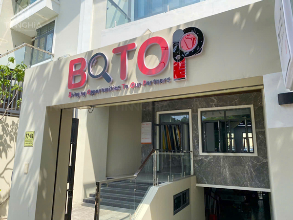 Bảng hiệu công ty chữ nổi mica Bình Dương giá rẻ đẹp nhiều màu sắc